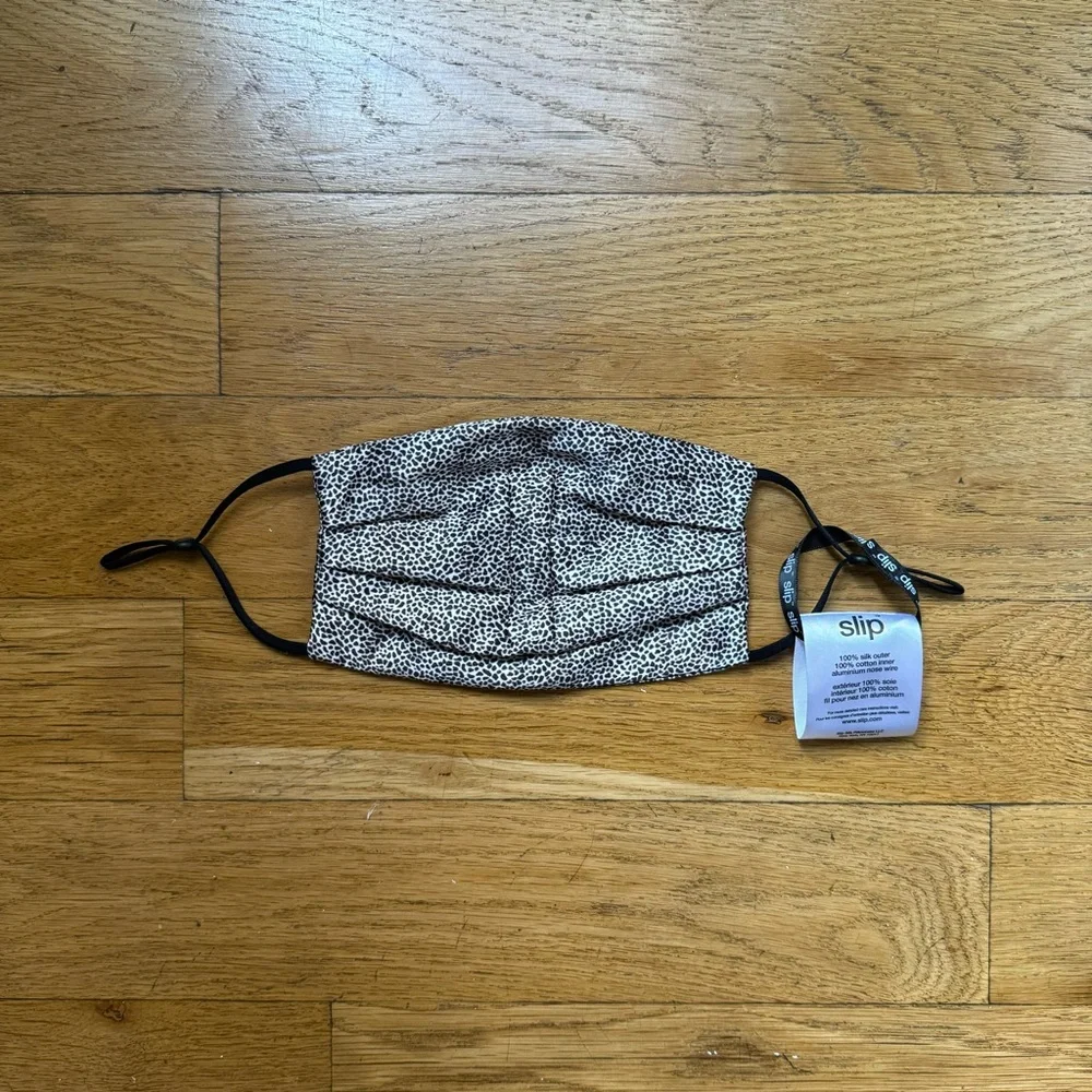 NWOT Slip silk leopard face mask (O/S)